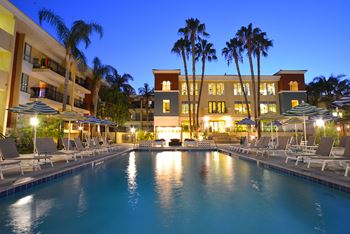 The Plaza at Sherman Oaks pool area 3